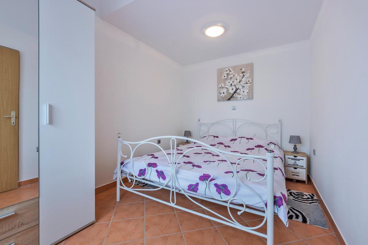 Apartments Tina & Denis Pula Luaran gambar