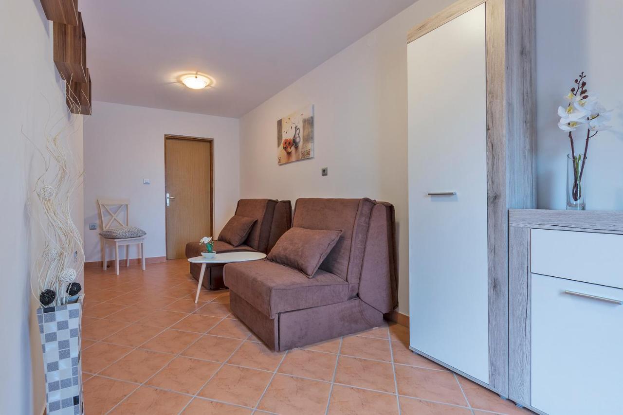 Apartments Tina & Denis Pula Luaran gambar