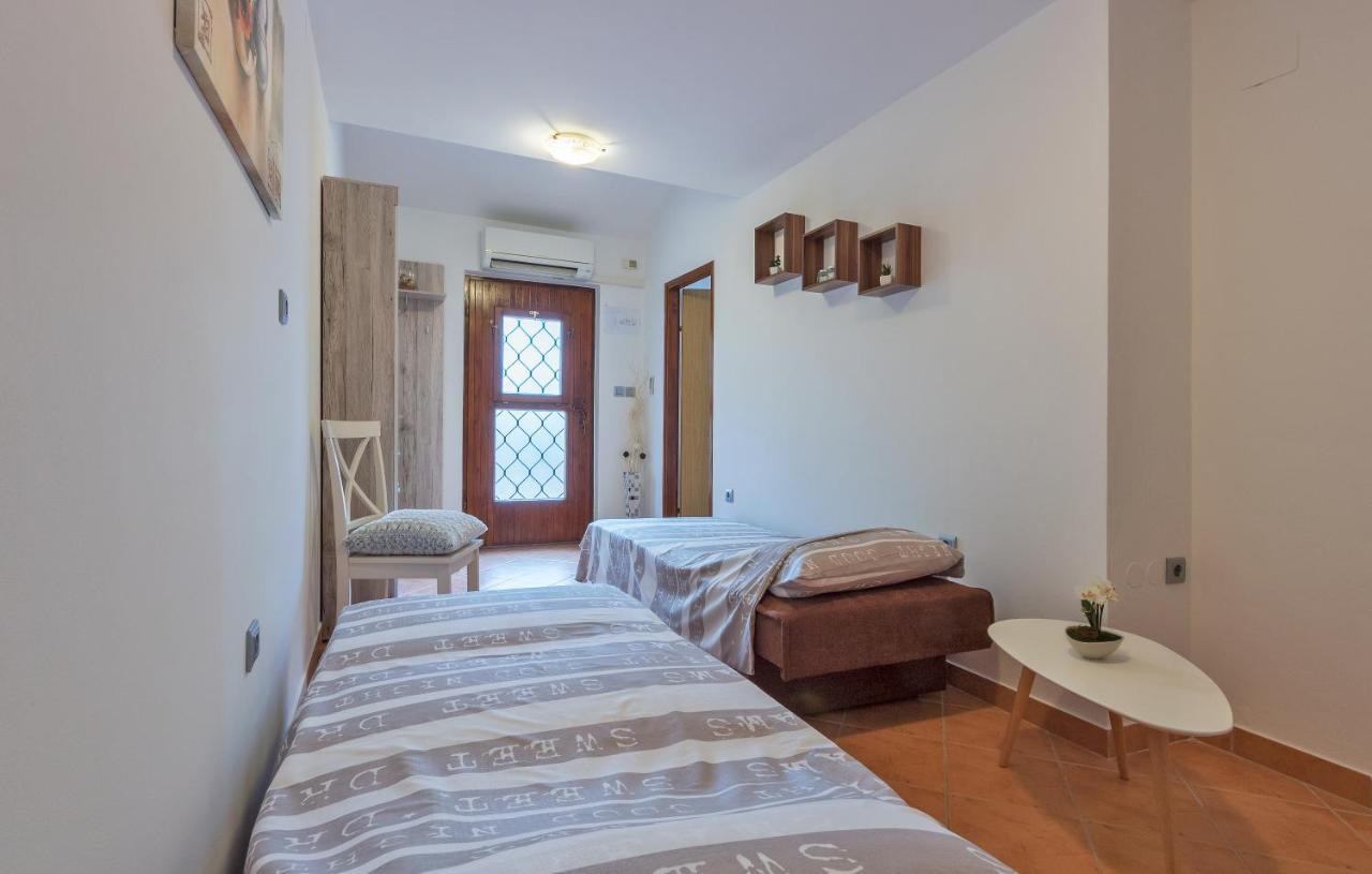 Apartments Tina & Denis Pula Luaran gambar