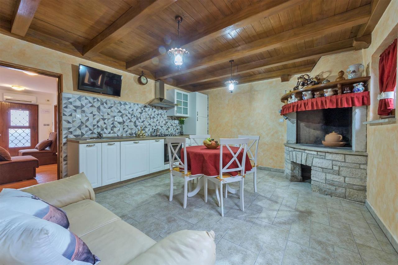 Apartments Tina & Denis Pula Luaran gambar