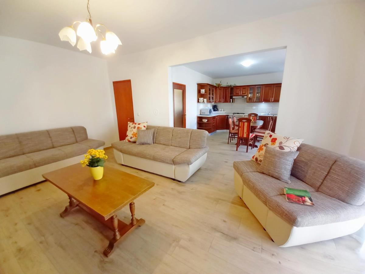 Apartments Tina & Denis Pula Luaran gambar