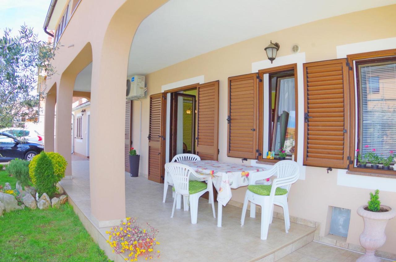 Apartments Tina & Denis Pula Luaran gambar