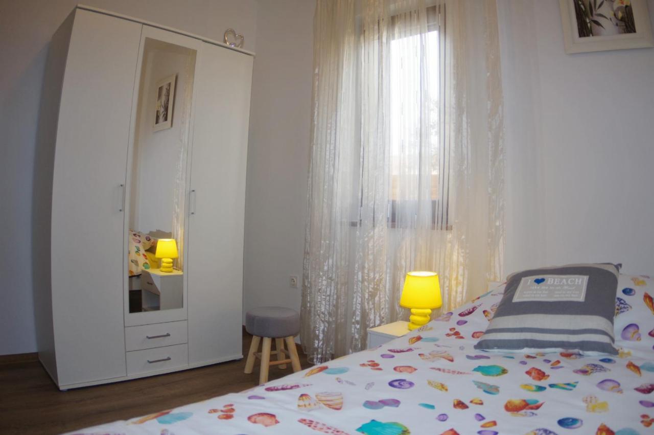 Apartments Tina & Denis Pula Luaran gambar